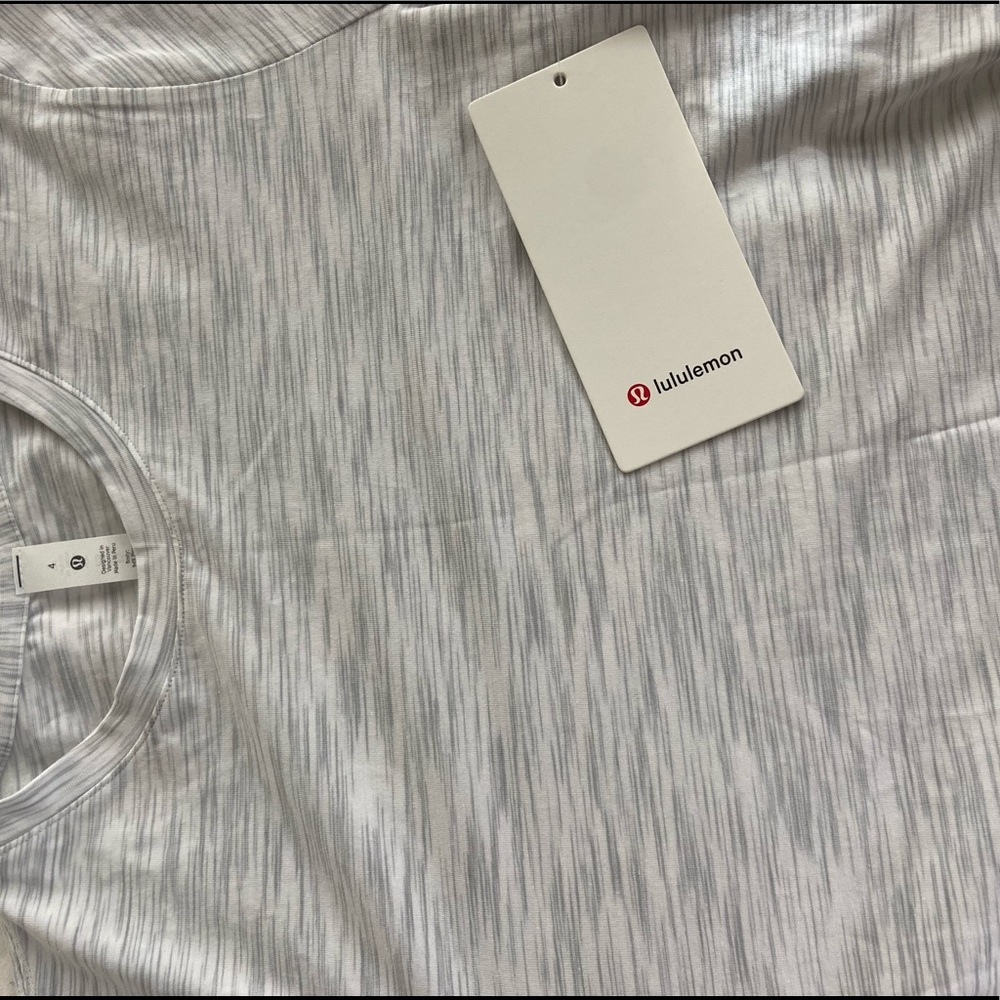 Lulu love crew size 4